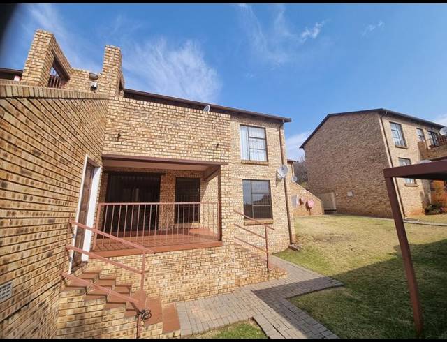 2 BEDROOM PROPERTY TO RENT IN AMOROSA